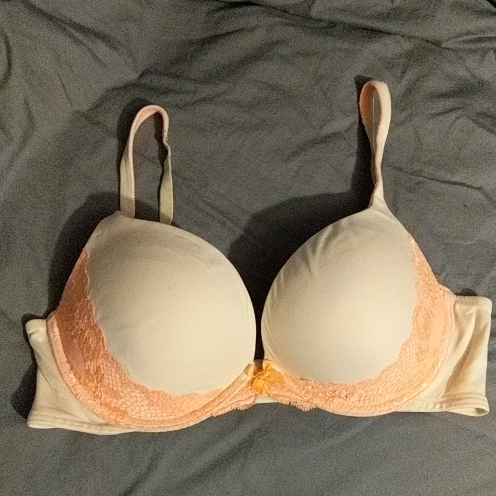 Victoria's Secret Body By Victoria Push Up Bra